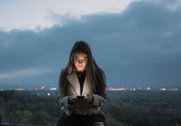 Does Dark Mode on Your Devices Reduce Eye Strain?